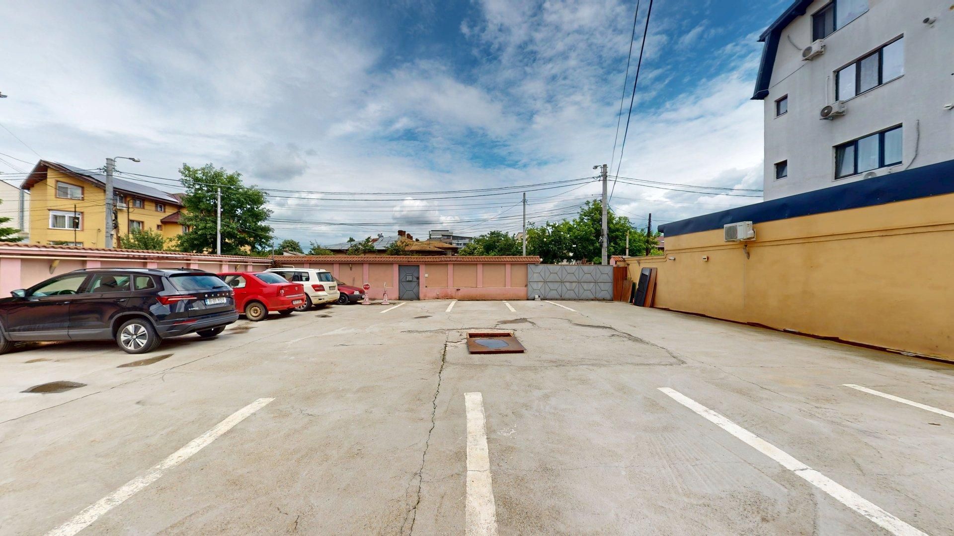 DAMAROAIA | Jiului | Chirie Casa 16 camere | 15 parcari + metrou 900m - Poză 2