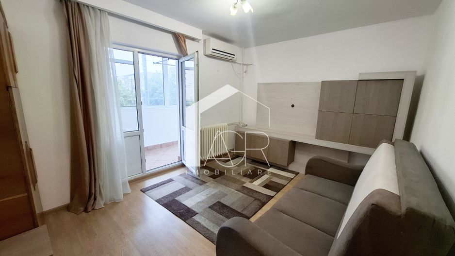 Garsoniera, etajul 1, zona Malu Rosu - Poză 1