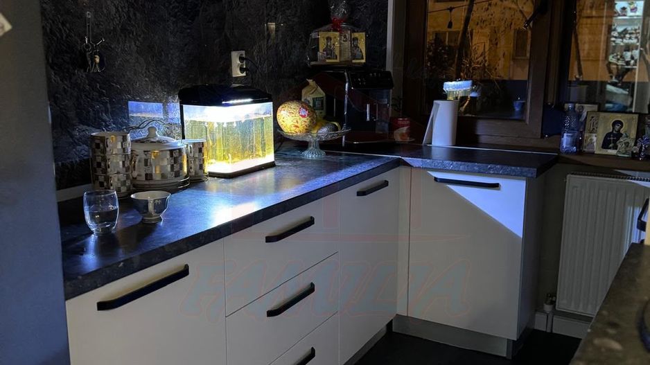 De vanzare apartament 3 camere Parter Mazepa 1 - Poză 10
