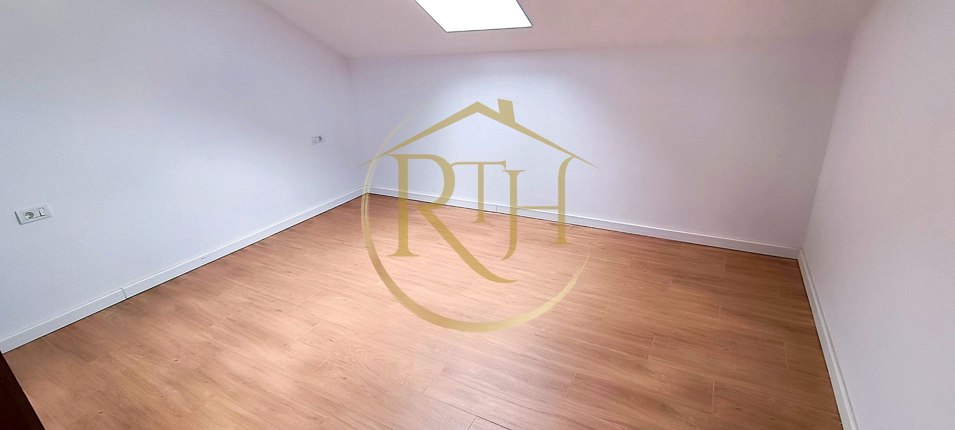 Apartament spațios de închiriat ideal pentru locuință sau activități comerciale - Poză 7