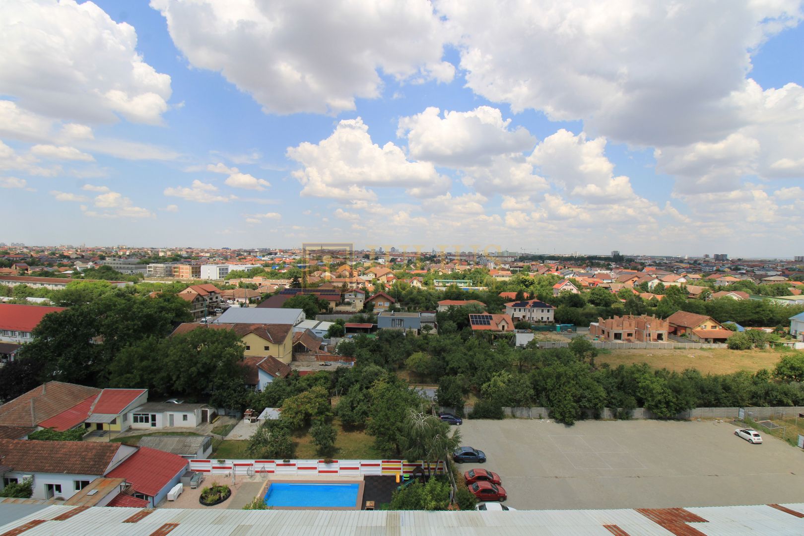 Vedere panoramica; loc parcare inclus; 2 bai/2dormitoare. - Poză 1