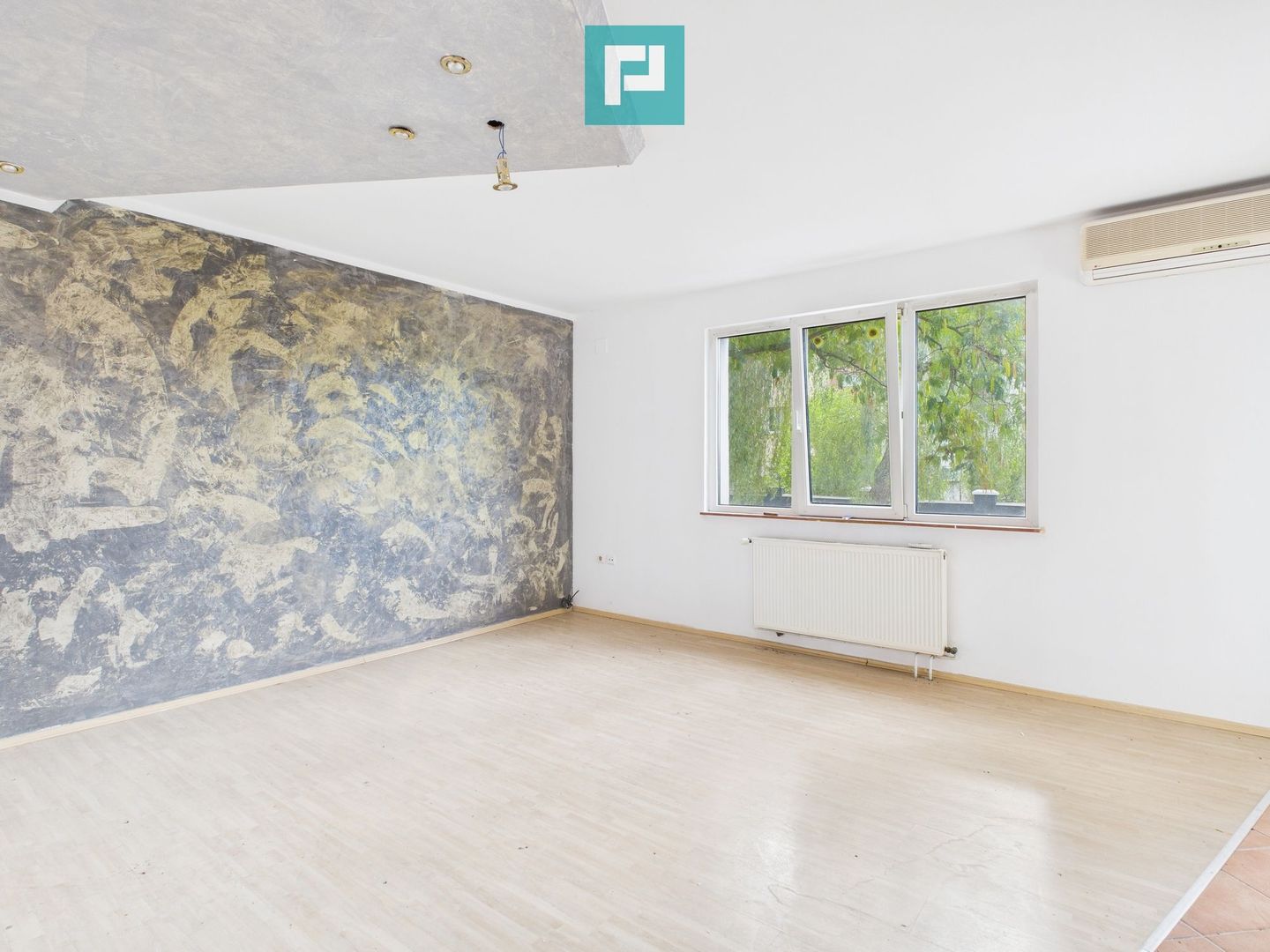 Vilă cu 5 camere pentru investiții în Dumbrăvița - Poză 25