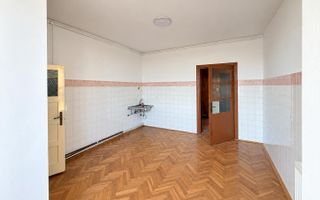 Bloc tip asociatie - zona Kiriac. 4 camere, 3 balcoane. Garaj si boxa. - Poză 9