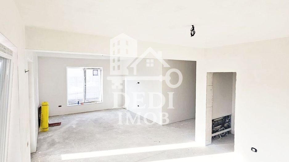 Casă de vânzare cu 4 camere in Santandrei, Bihor - Poză 3