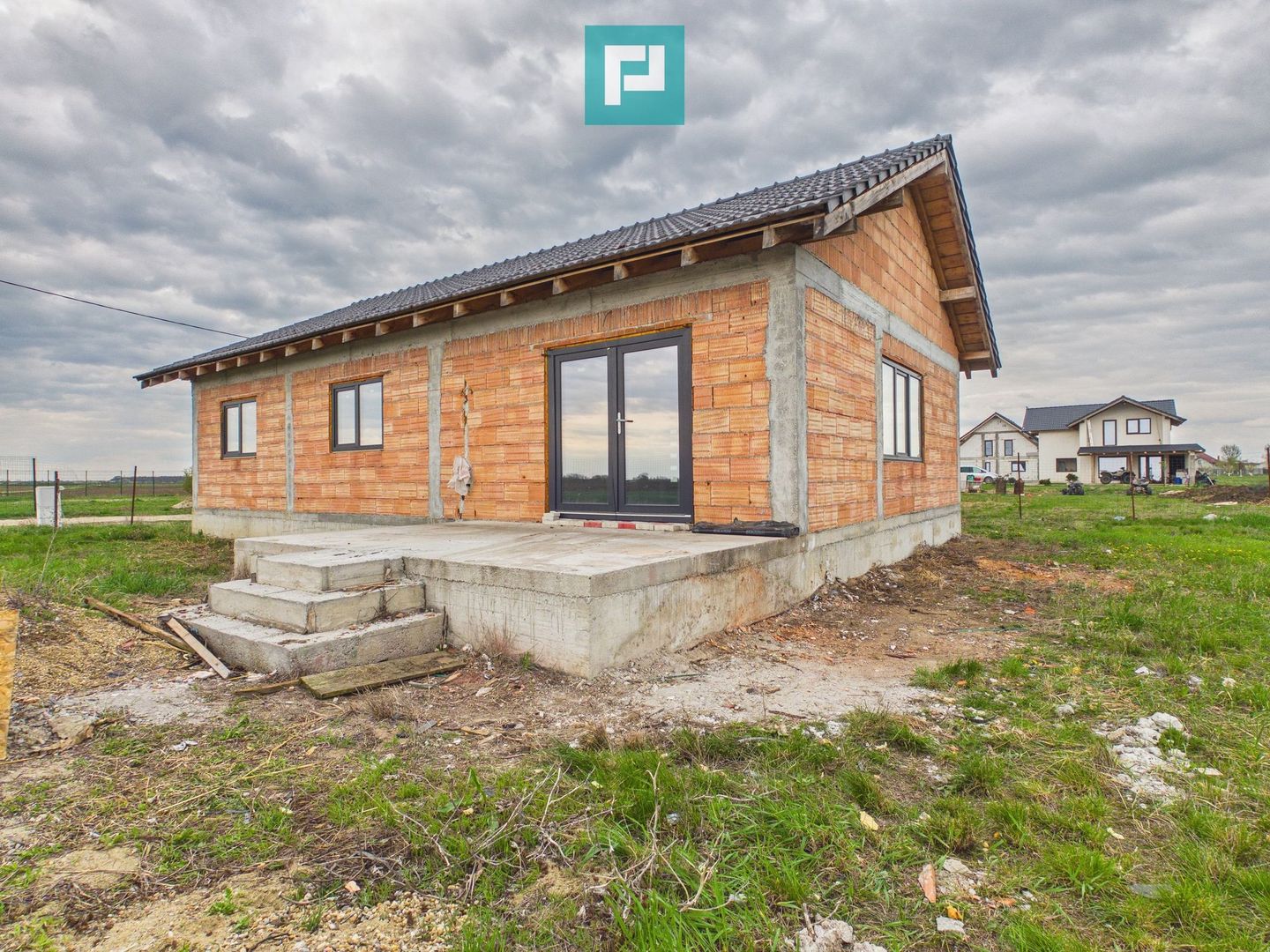 Casa nouă la roșu în Zimandcuz - Poză 2