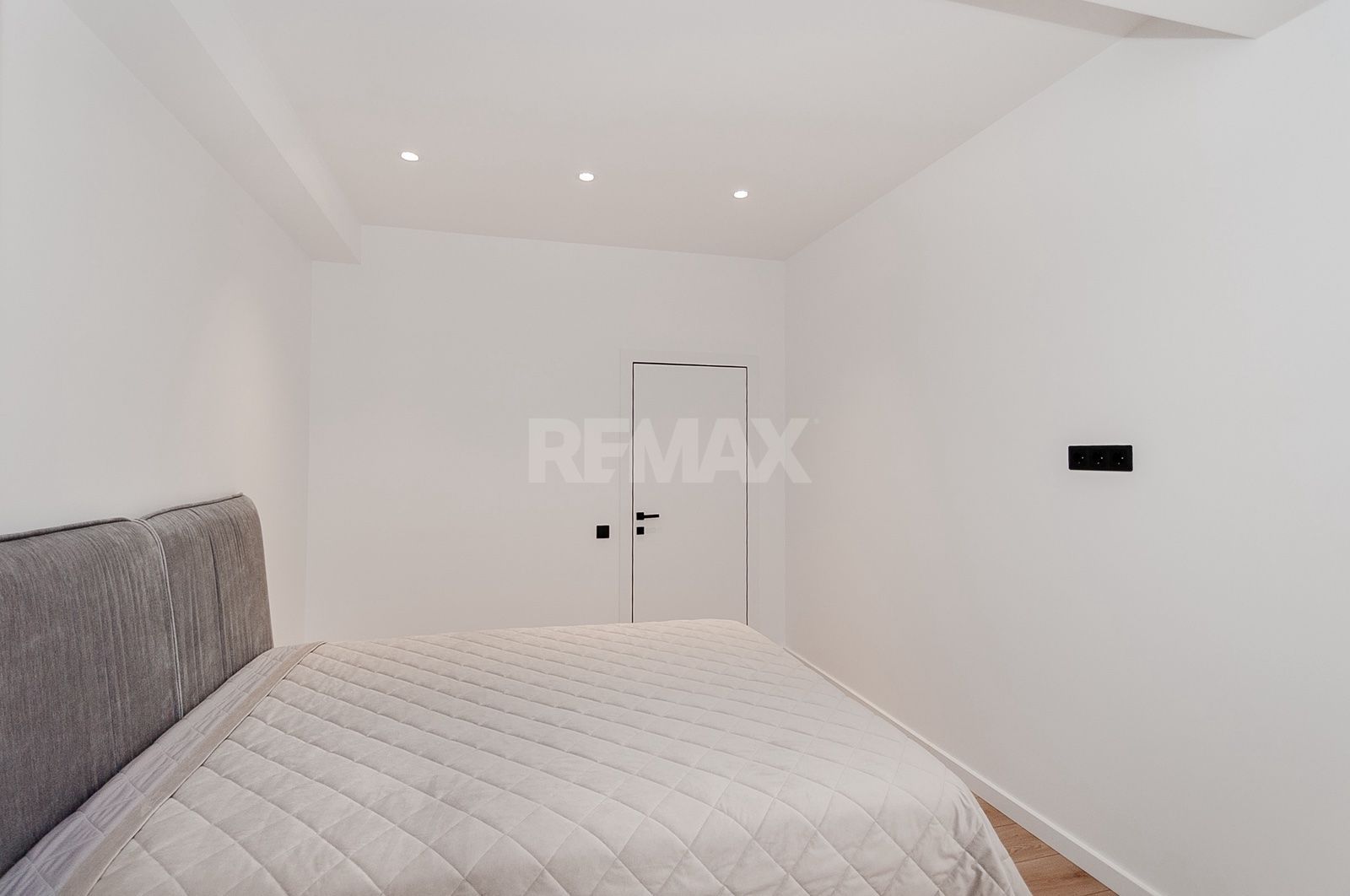 Spre Chirie apartament cu 1 camere. Centru - Poză 5