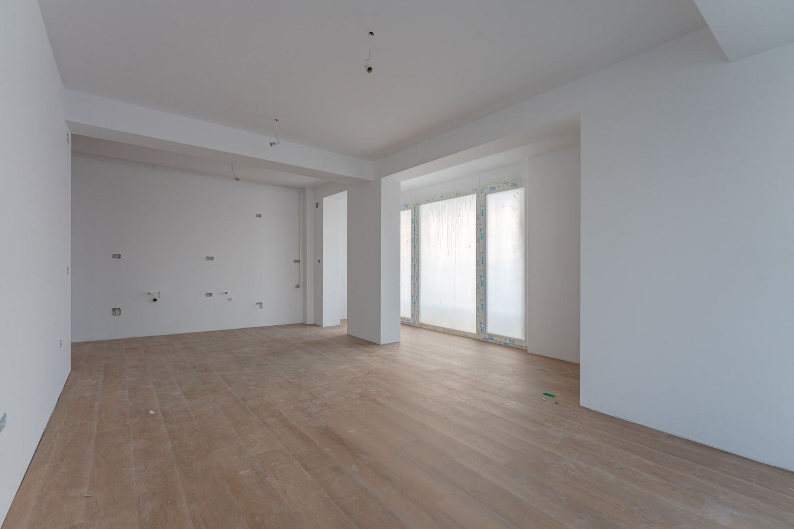 Apartament modern cu 2 camere și balcon generos | Zona Bartolomeu - Poză 2