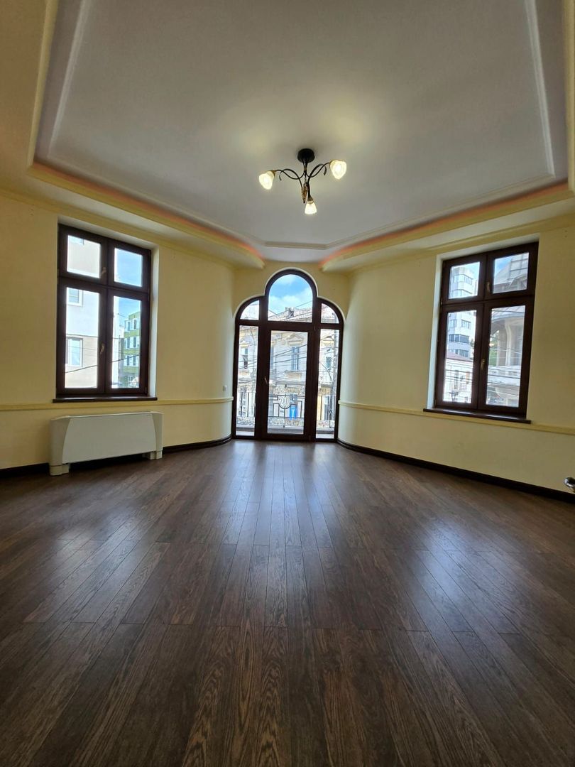 Spațiu de birouri ultracentral de inchiriat - etaj 1-intrare separata - Poză 14