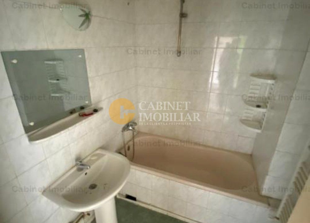 Apartament cu 3 camere Decomandat - Etaj 2 - Zona Podu Ros - Poză 7