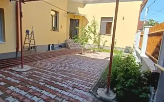 Casă 5 camere, 3 bai,2 bucătării, 200 mp utili, 370 mp teren - Poză 14