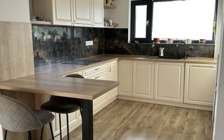 Casă Modernă în Liniștea Naturii - Poză 3