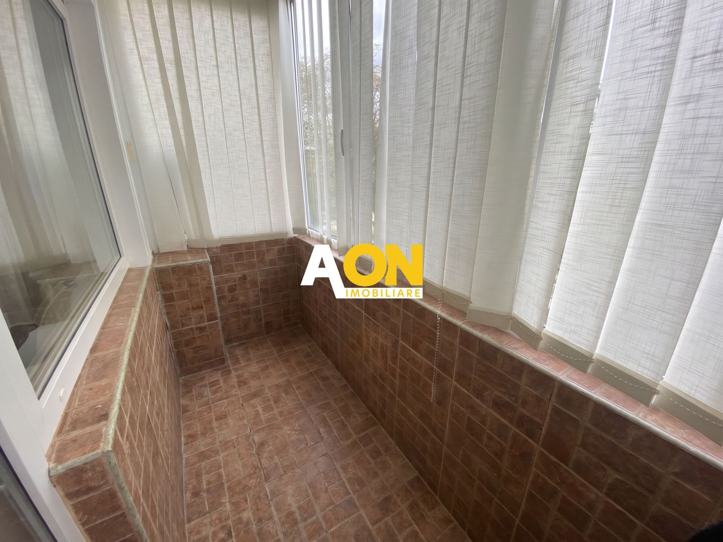 Apartament 2 Camere, Etaj 3, Loc de Parcare, Cetate - Poză 8