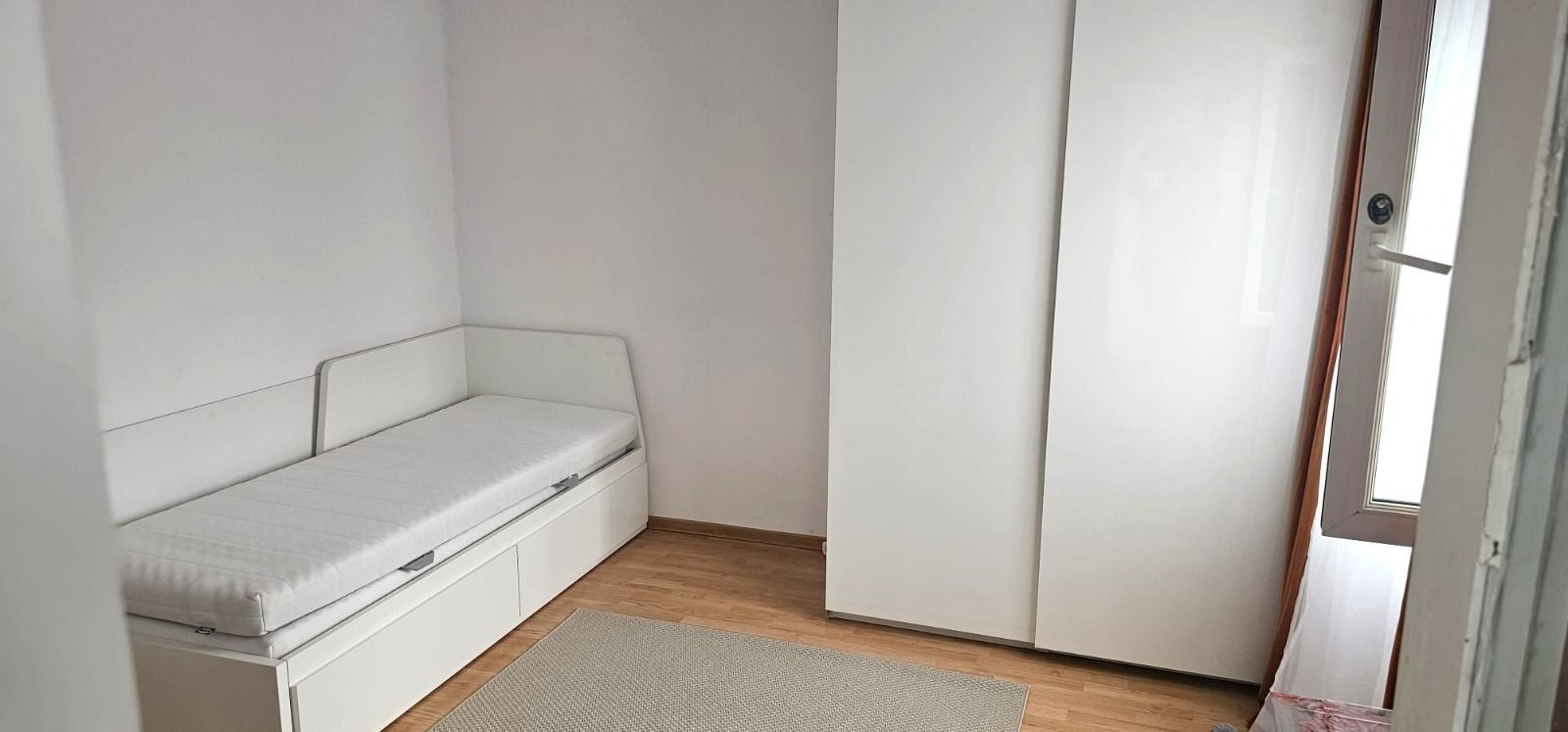 De inchiriat apartament cu o camera si balcon, etaj 4, Mazepa 1, 1600 lei - Poză 1