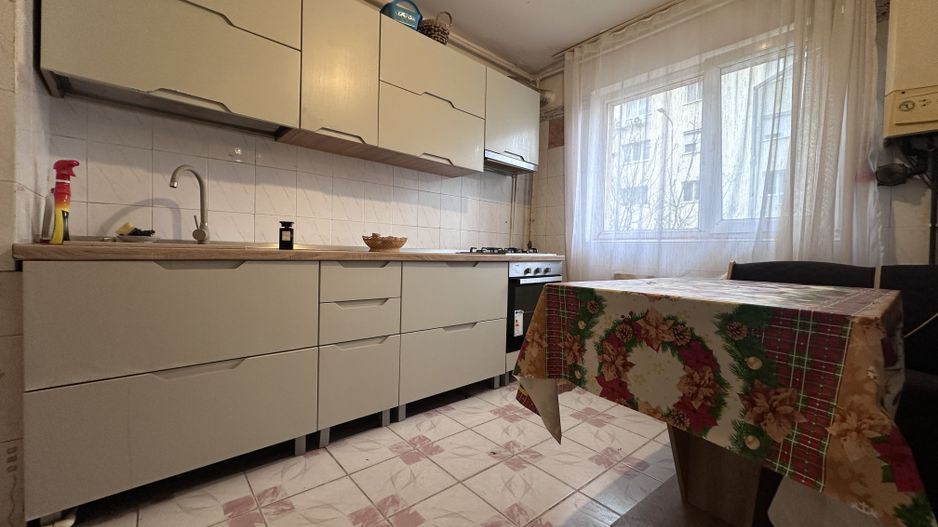 ETAJ 1! Vânzare apartament cu 2 camere în M11 - Târgoviște - Poză 6