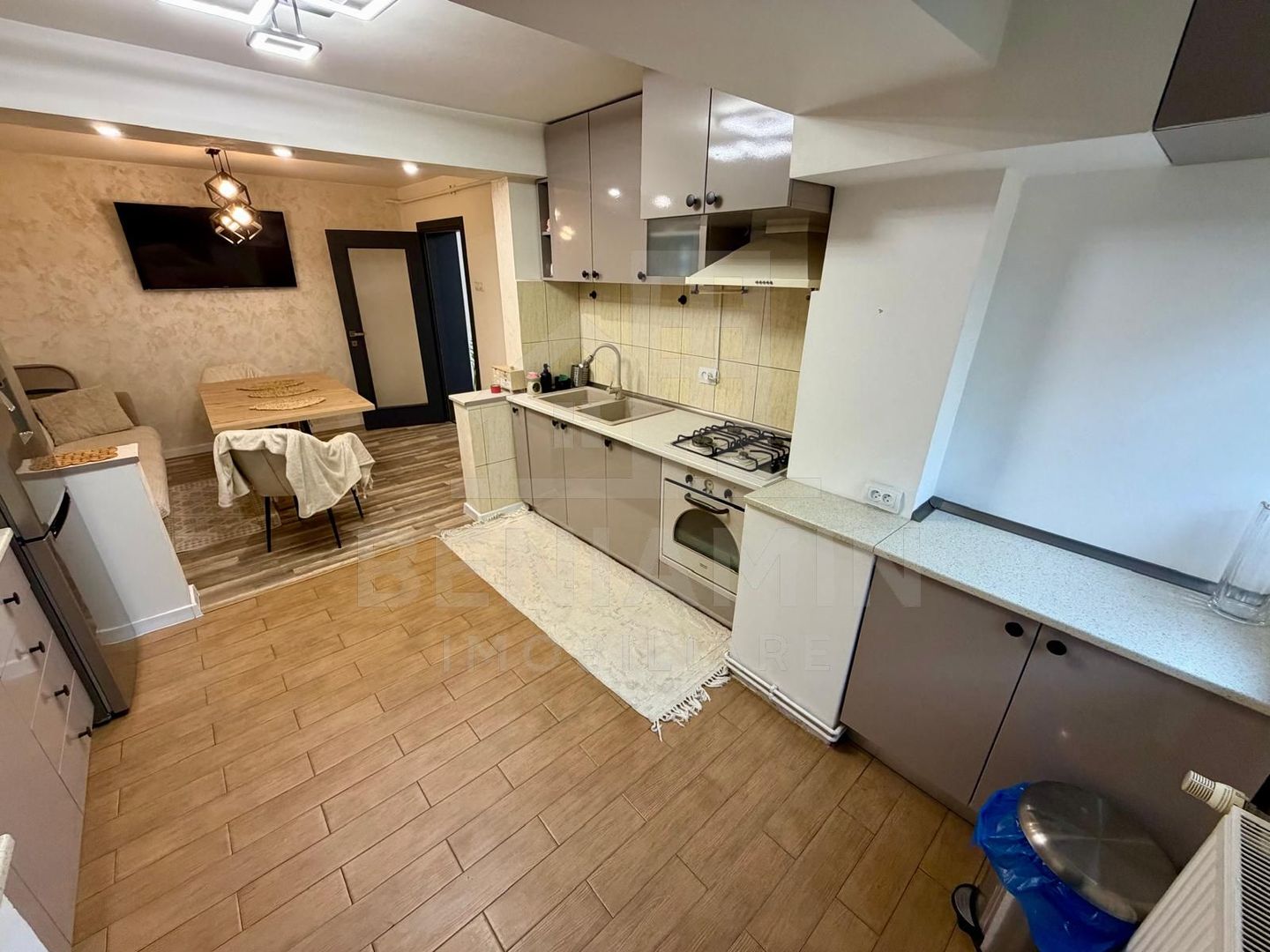 3 camere transformat in 2 - renovat 1 mai etaj 2 cu 2 bai - centrala - Poză 8
