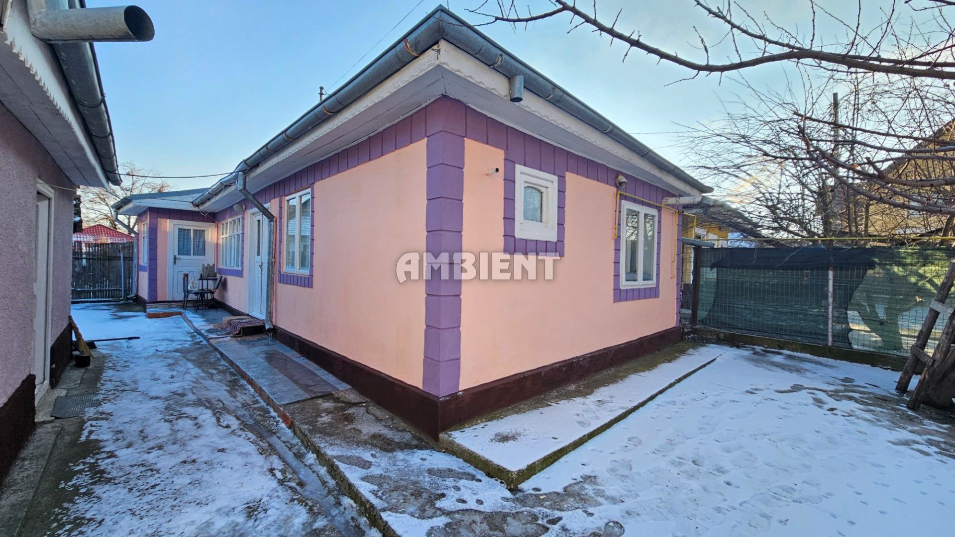 INVESTIȚIE - TEREN 330 mp + casa 70 mp, zona PIAȚA TRAIAN; - Poză 1