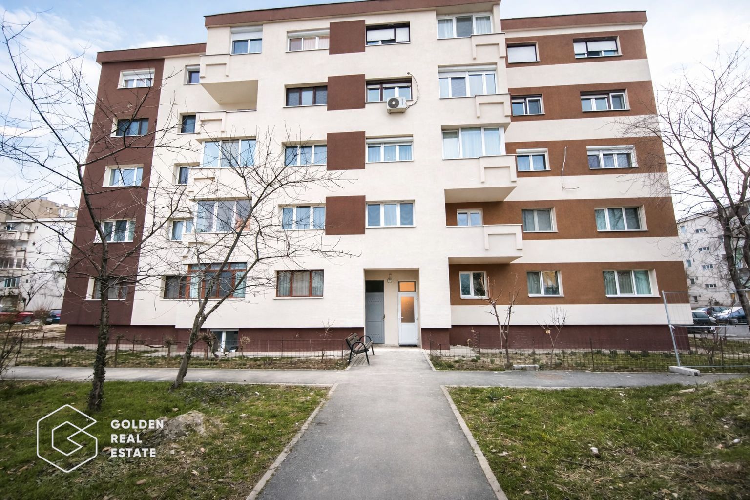 Apartament economic si spatios, bloc izolat termic, Micalaca - Poză 8