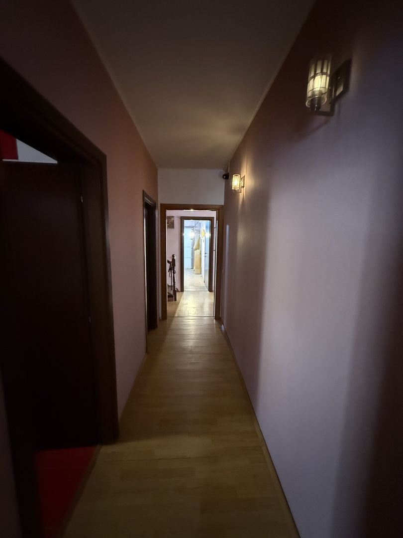 Vila P+1 cu terasă 255 mp + garaj 22,5 mp si teren 417 mp-Berceni ! - Poză 27
