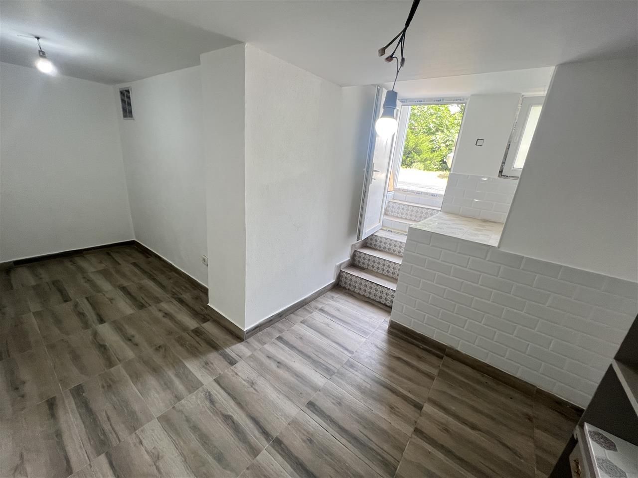 3 camere deosebit amenajat LUX  boxa curte acces auto - Poză 21