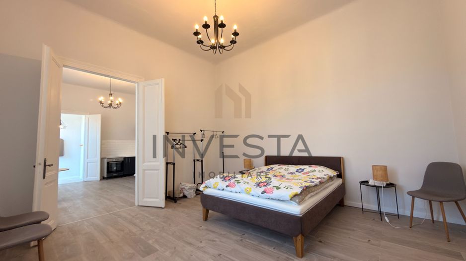 Apartament cu 3 camere si balcon, in Centru, langa Tribunal! - Poză 1