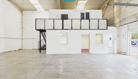 Hală cu suprafața de 167 mp în Arad