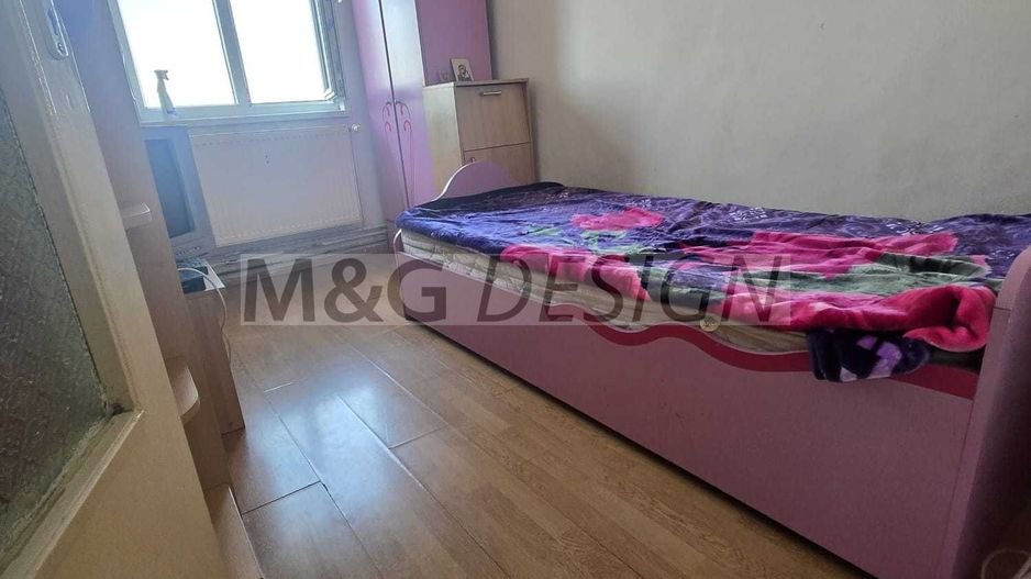 Ap 3 camere, zona Lipovei, etaj 3, decomandat - Poză 4