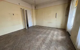 Apart cladire istorica Sinaia etaj 1 cu centrala - Poză 18