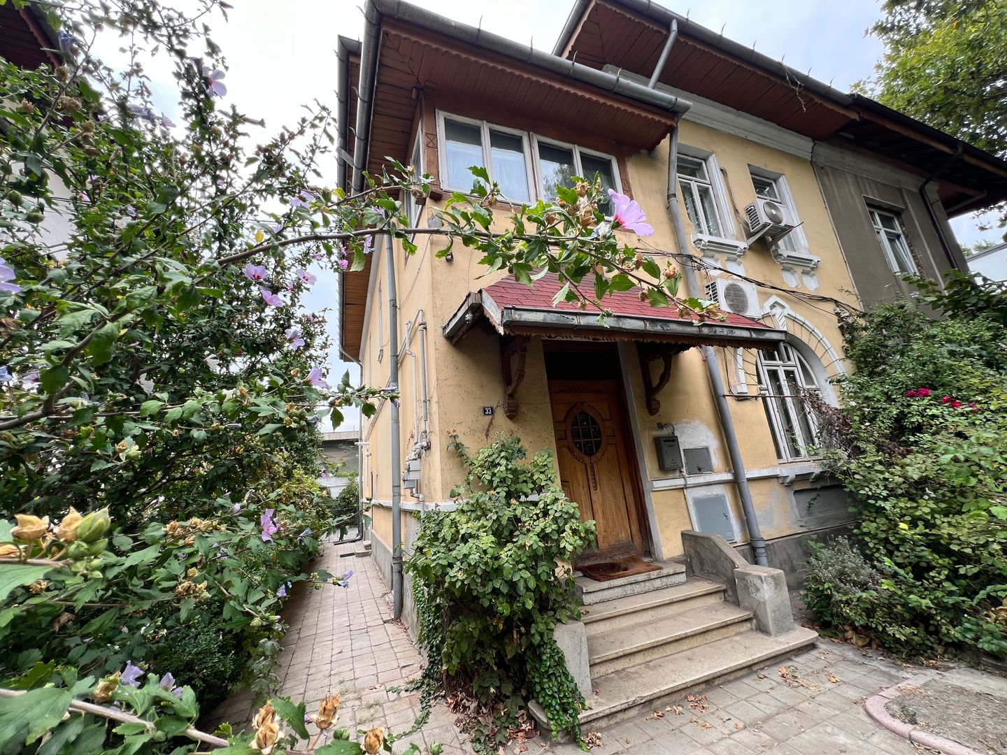 Casă interbelică de închiriat – Str. Barbu Văcărescu nr. 33 - Poză 3