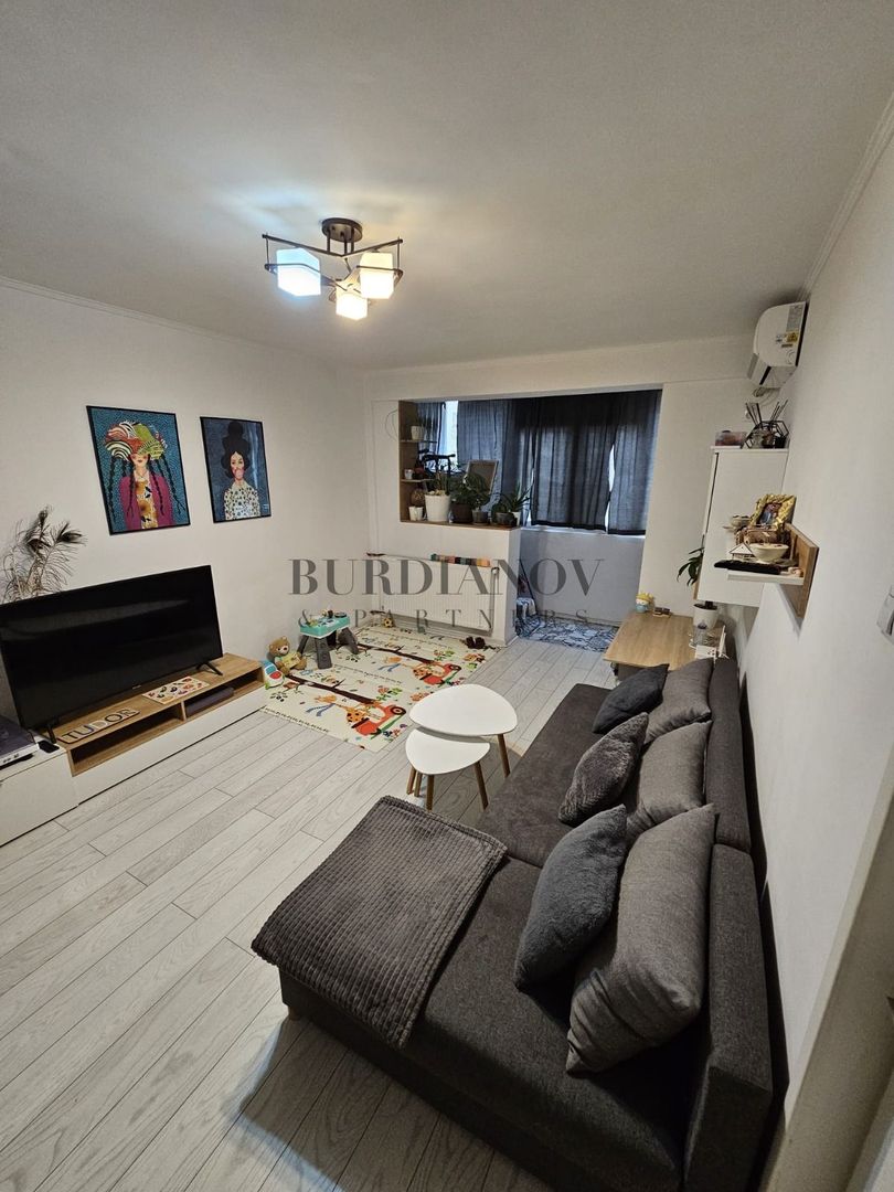 Apartament cu 2 camere de vânzare Bd. Basarabia - Metrou-  zona Diham - Poză 1