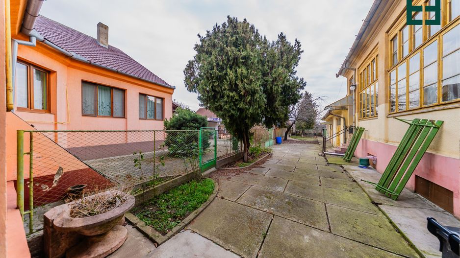 Casă cu 4 camere și 1044 mp Teren - Aradul Nou - Arad - Poză 16