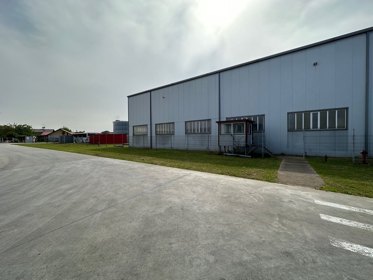 Hala pentru producție + birouri   10.000 mp - Poză 16