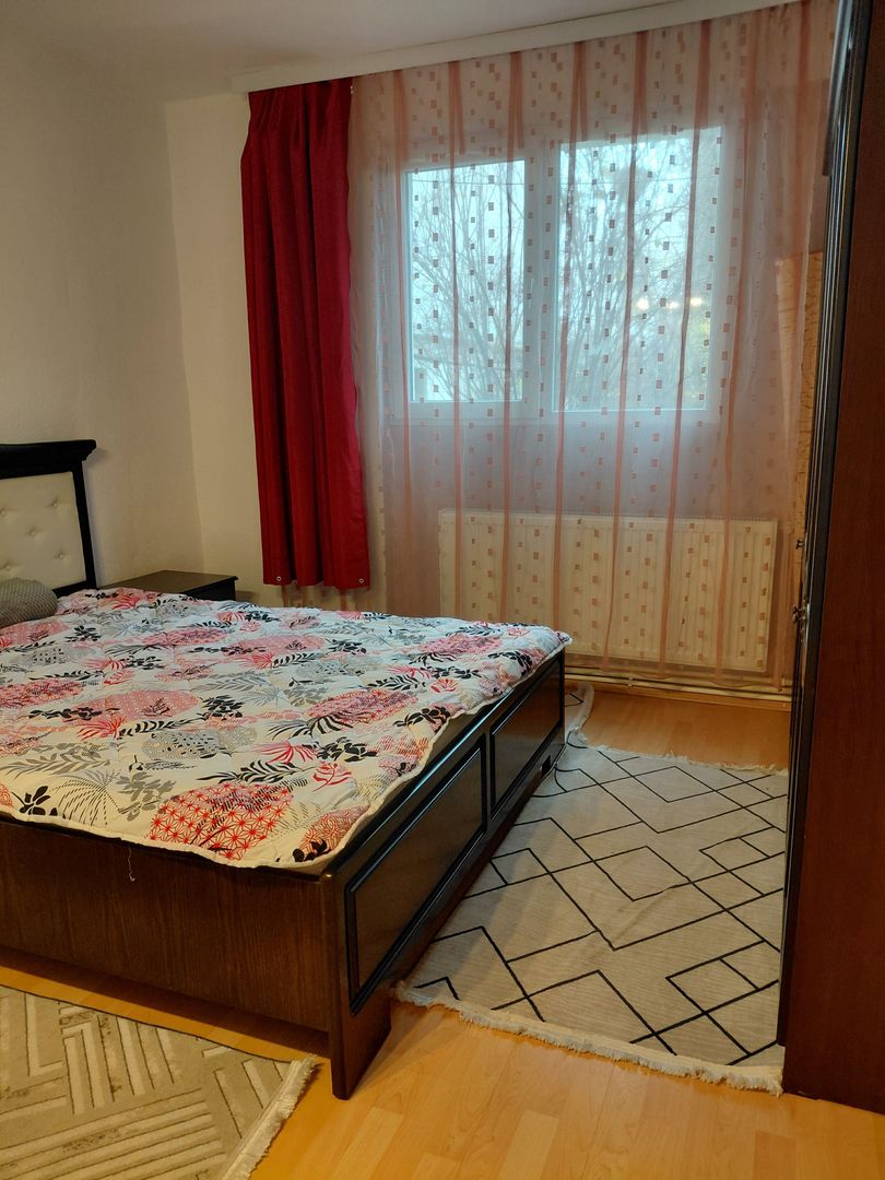 De inch iriat apartament 2 cam dec – Zona Baia Comunală, parter - Poză 12