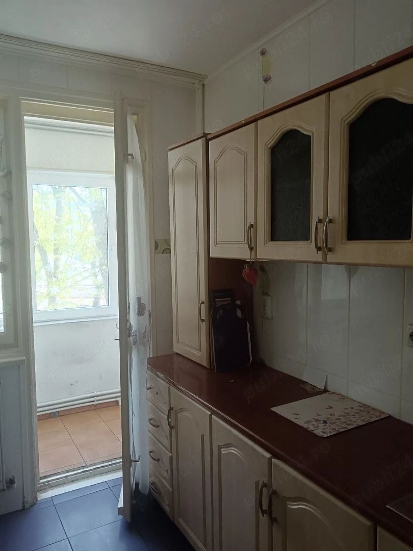 De inchiriat aparatament cu 2 camere, ultracentral , 400 euro - Poză 3
