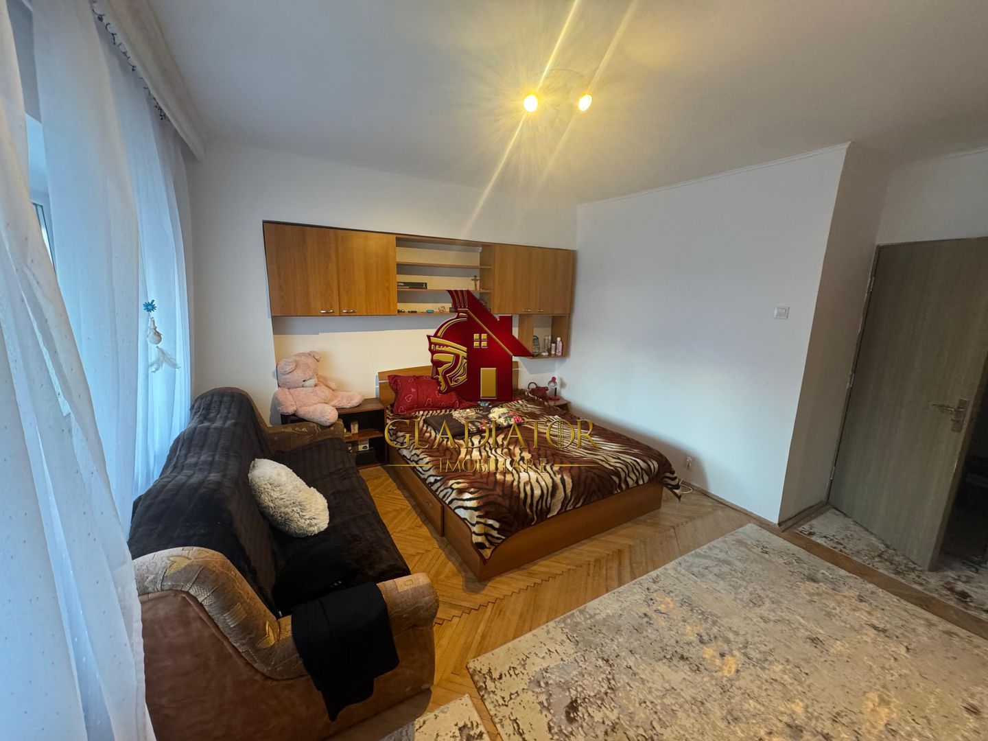 Apartament mare cu 1 camera Nicolina Cug - 300 E/LUNA, disponibil - Poză 5