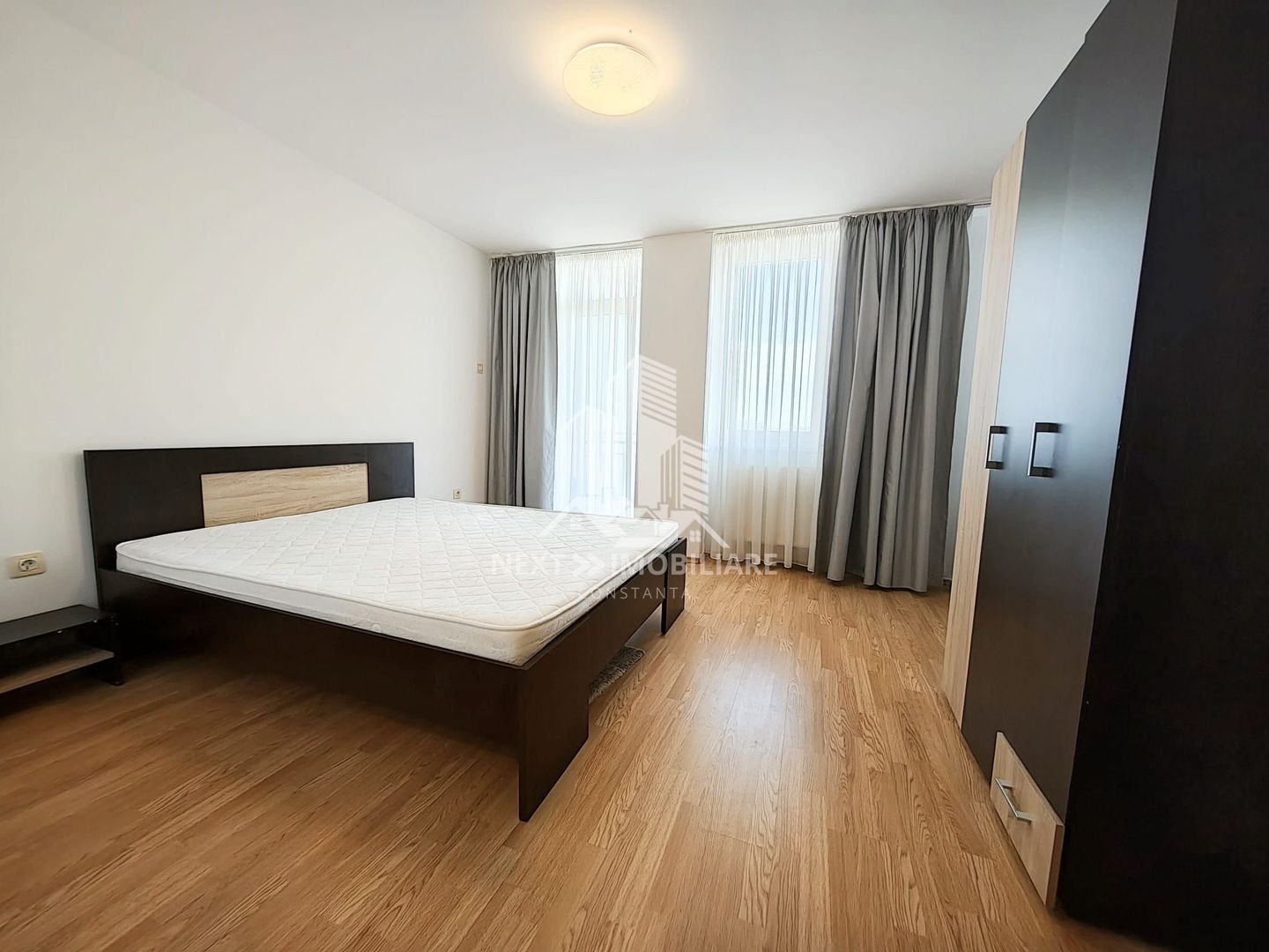 Apartament 4 camere, 118mp utili plus 4 balcoane Mamaia - Poză 7