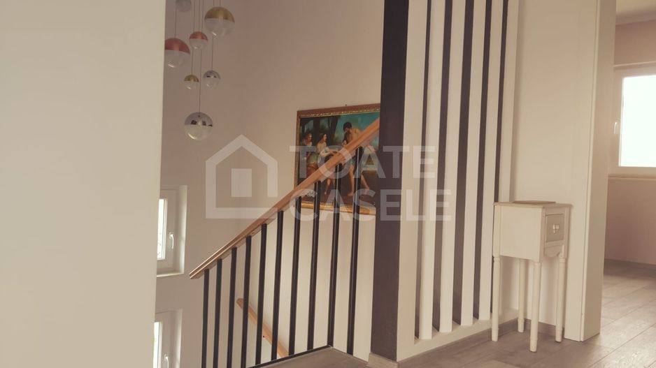 Casă individuală, 4 camere – teren 600 mp, garaj, 3 băi - Poză 1