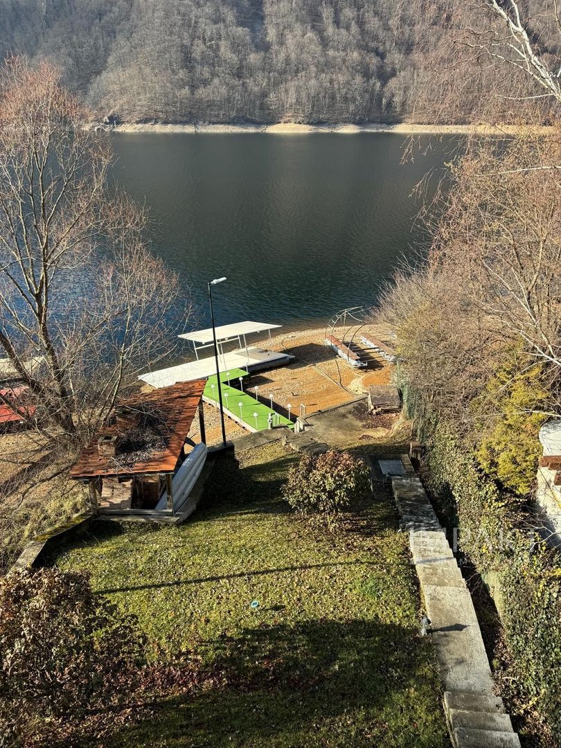 Casa de vacanta pe malul Lacului Tarnita, 650 m2 teren - Poză 5