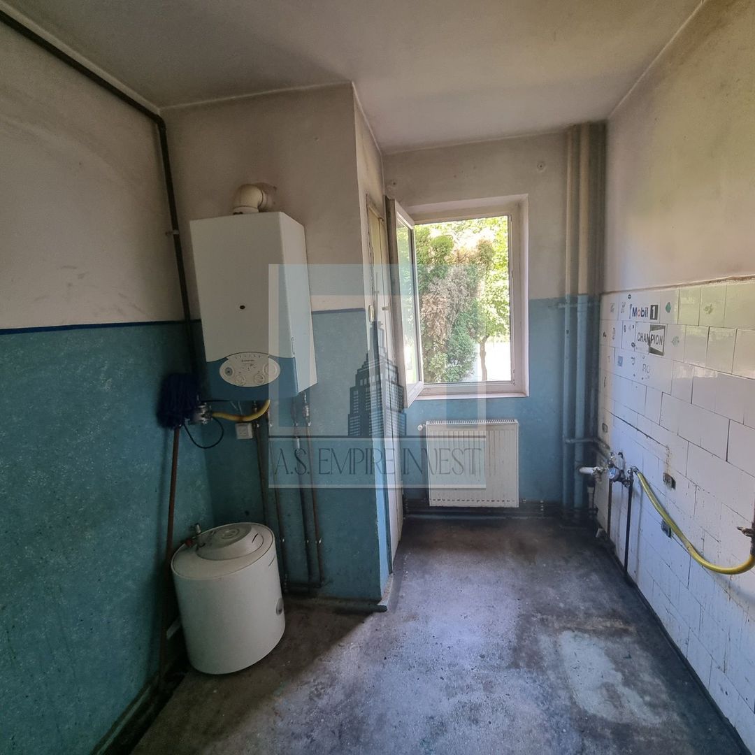 Apartament 3 camere semidecomandat ,etaj 1 - zona Vlahuta. - Poză 2