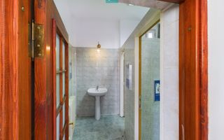 Casa individuala la 6 minute de Piata Unirii - Poză 9