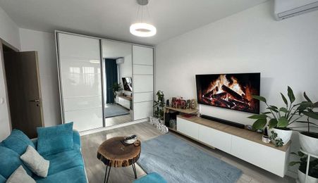 Apartament 2 camere decomandat, 54 mp, etaj 1, balcon, metrou Păcii