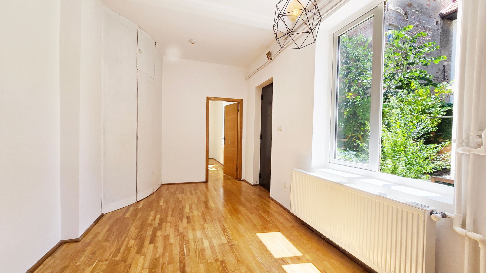 Casă consolidată la preț de apartament - Poză 18