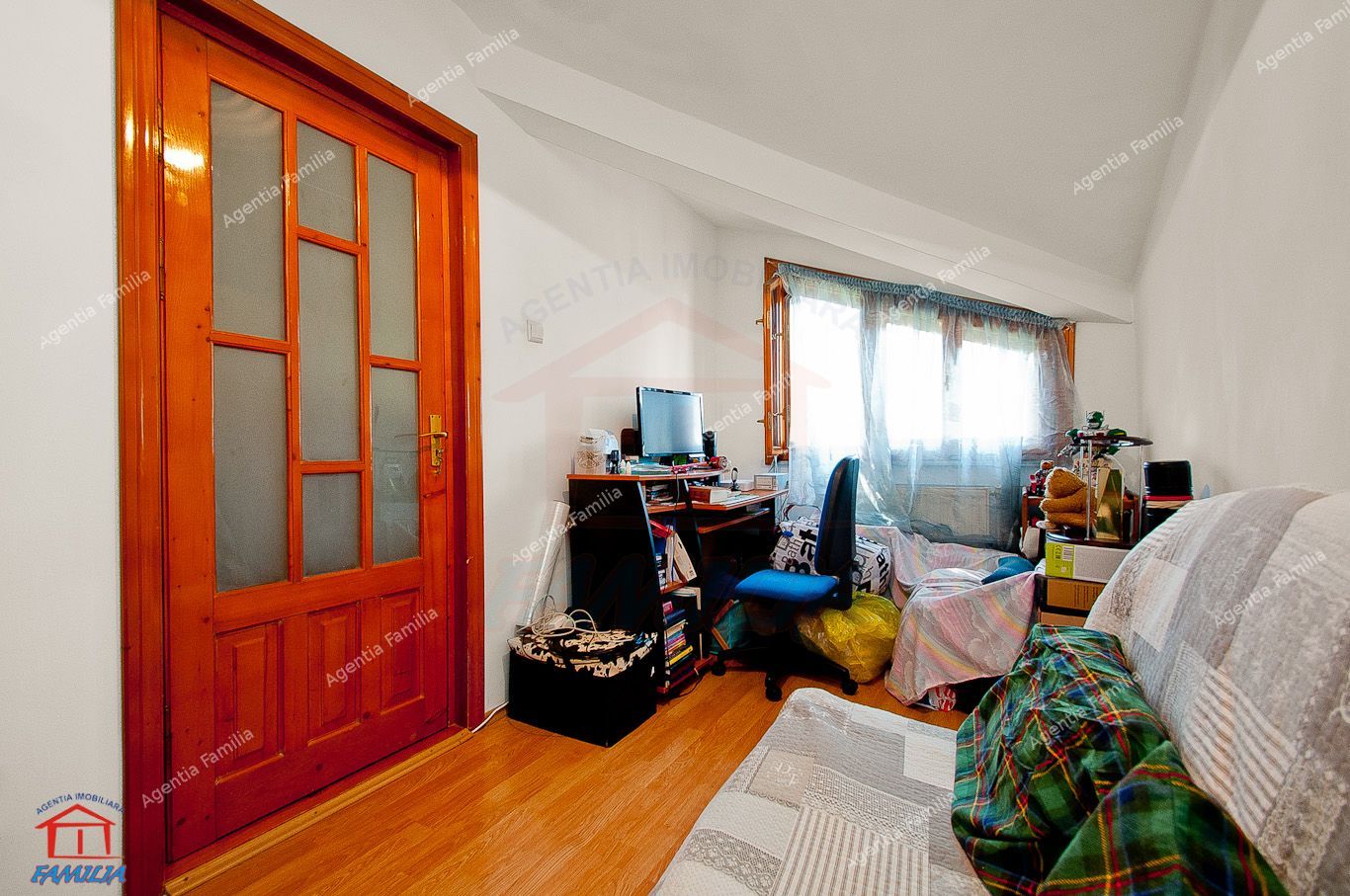 Vila cocheta, situata in centrul istoric al orasului - Poză 11