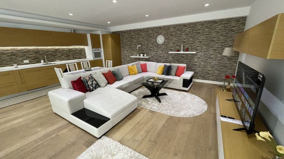 Inchiriere apartament 3 camere XL in Cortina Residence Herastrau - Poză 2