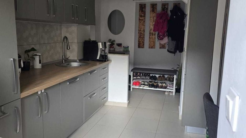 BRASADAS vinde ap 2 cam etaj 1/4 56mp în Carpați 2. - Poză 2