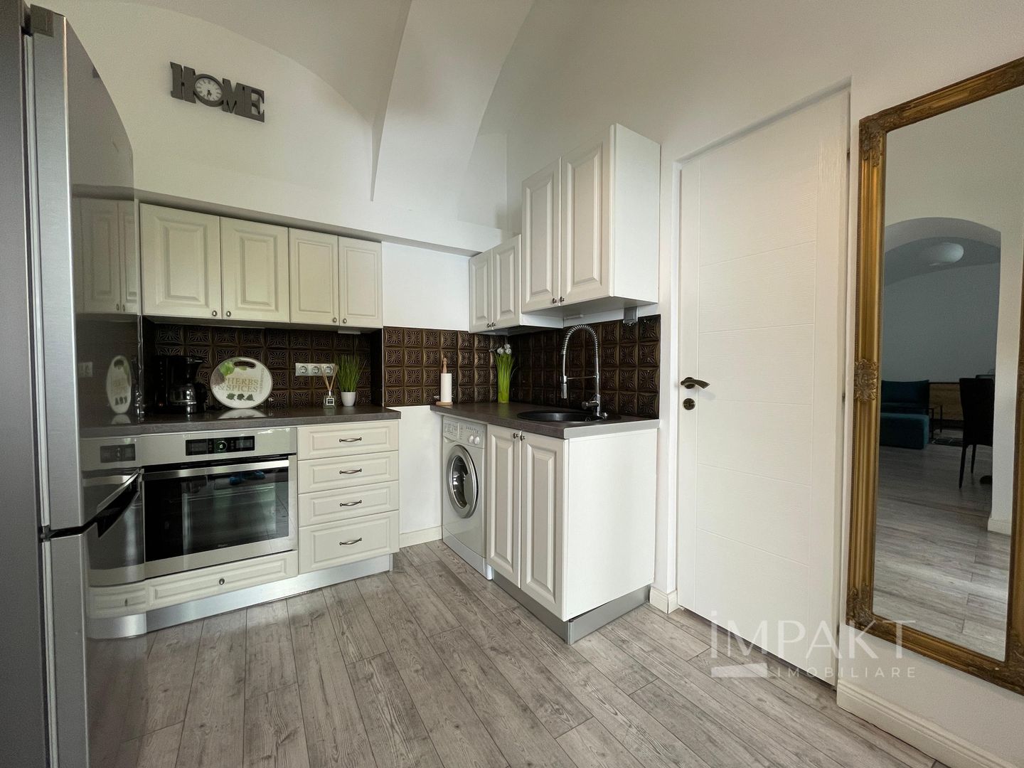 Apartament cu 2 camere de inchiriat in zona ultracentrala! - Poză 3