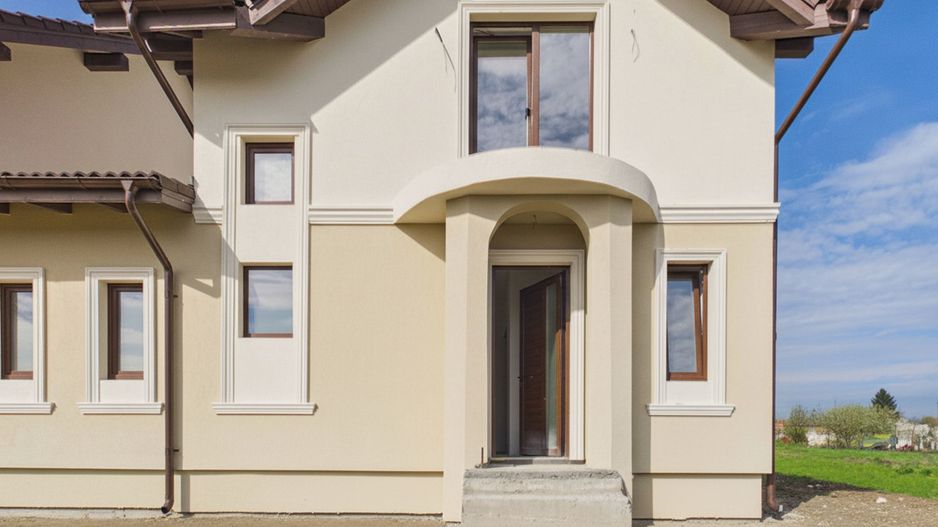 Duplex luminos 101 mp utili, teren 350mp în Covaci - Poză 1
