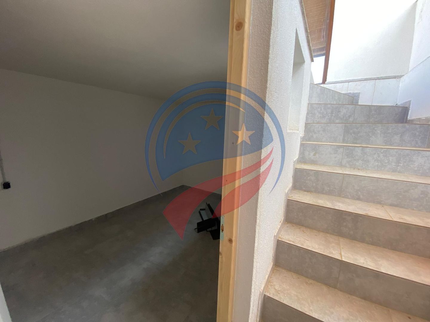 CASA SPATIOASA 4 DORMITOARE 100 M UTILI ZONA CAPSUNARIE DAMILA - Poză 13