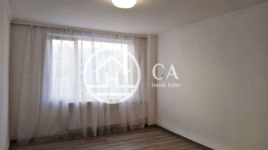 Apartament cu o camera de vanzare in zona Rogerius, Oradea - Poză 1