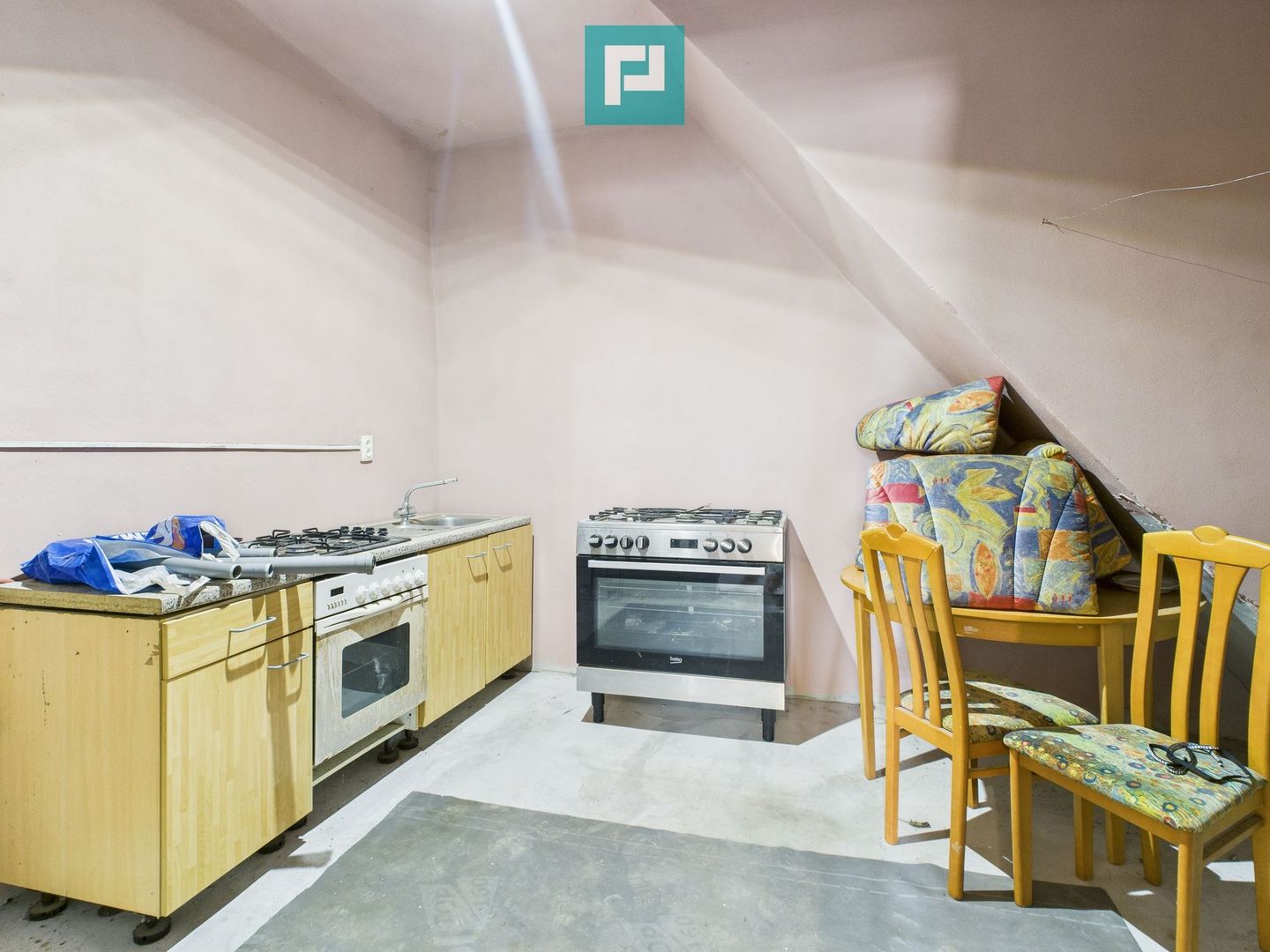 Casă spatioasă și solidă în Pecica - Poză 21