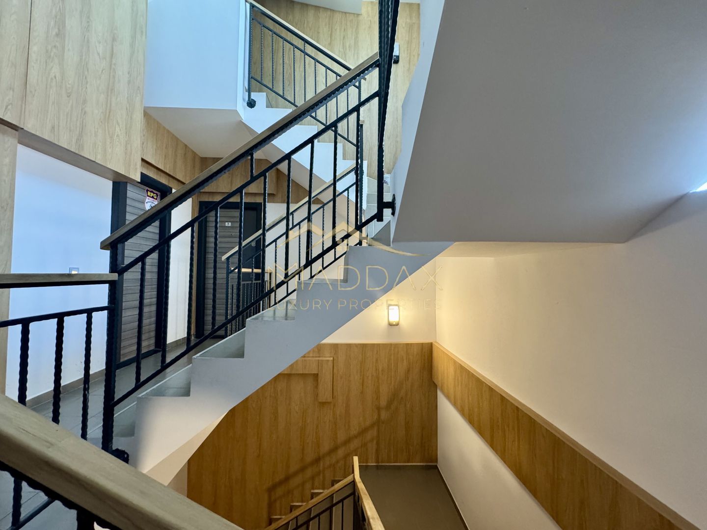 Duplex cu 4 Camere *211mp* Mobilat Complet/ 1 parking / Erou Iancu Nicolae - Poză 38